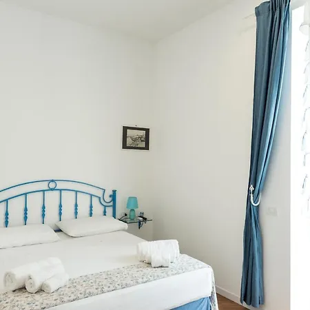 לינה וארוחת בוקר Casa Maria Vittoria 3*