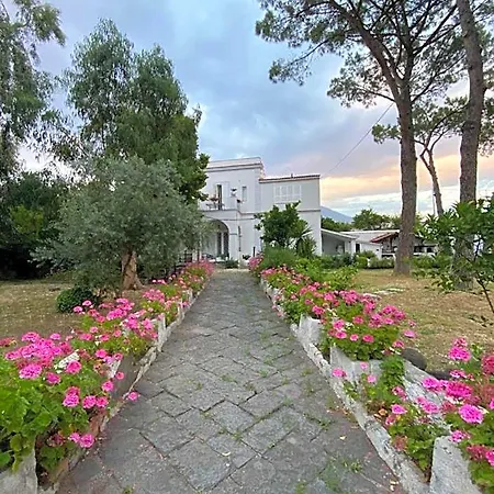 לינה וארוחת בוקר Casa Maria Vittoria 3*